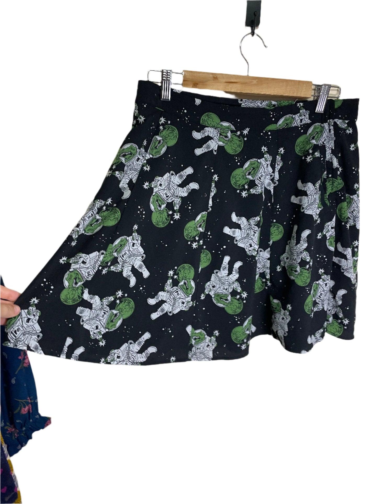 Women's blackfriday dinosaur space skirt size 14