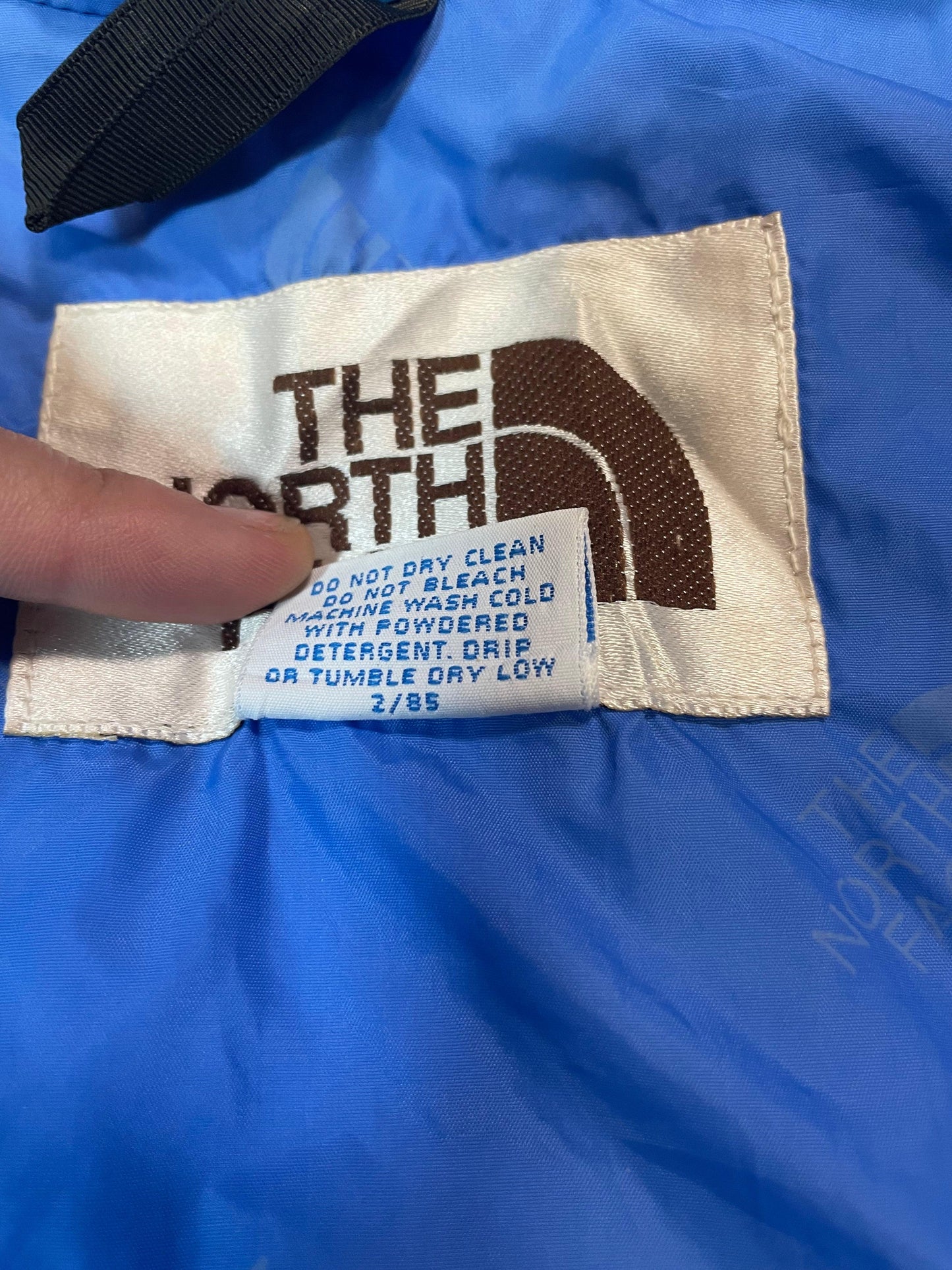 The North Face blue womens jacket size L shell weatherproof retro USA style - Scroll through thrift