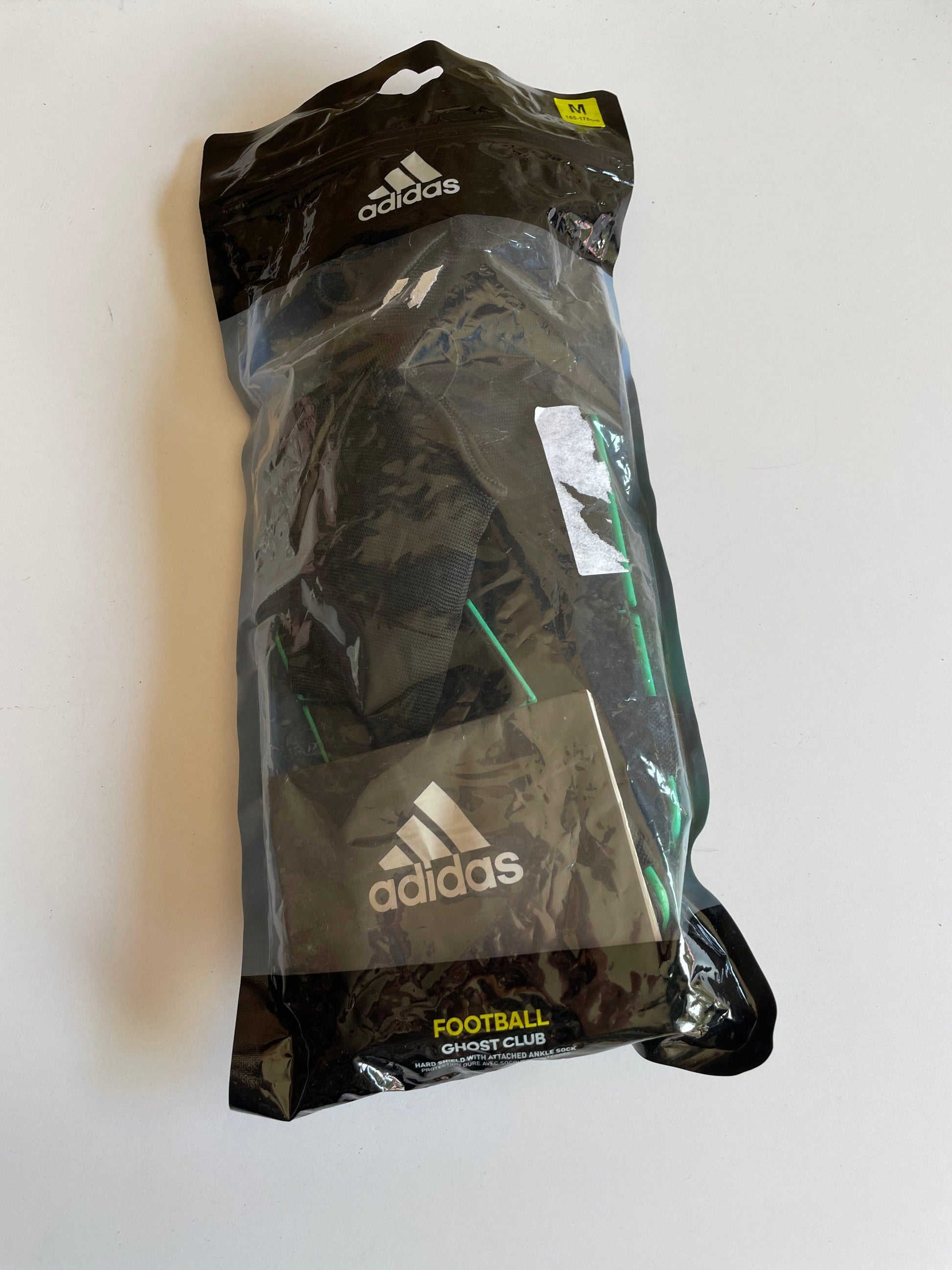 Adidas shin pads size medium age 14-17 junior - Scroll through thrift