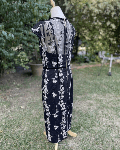 Bronx and Banco Embroidered Cocktail Dress Size Xl - Scroll through thrift