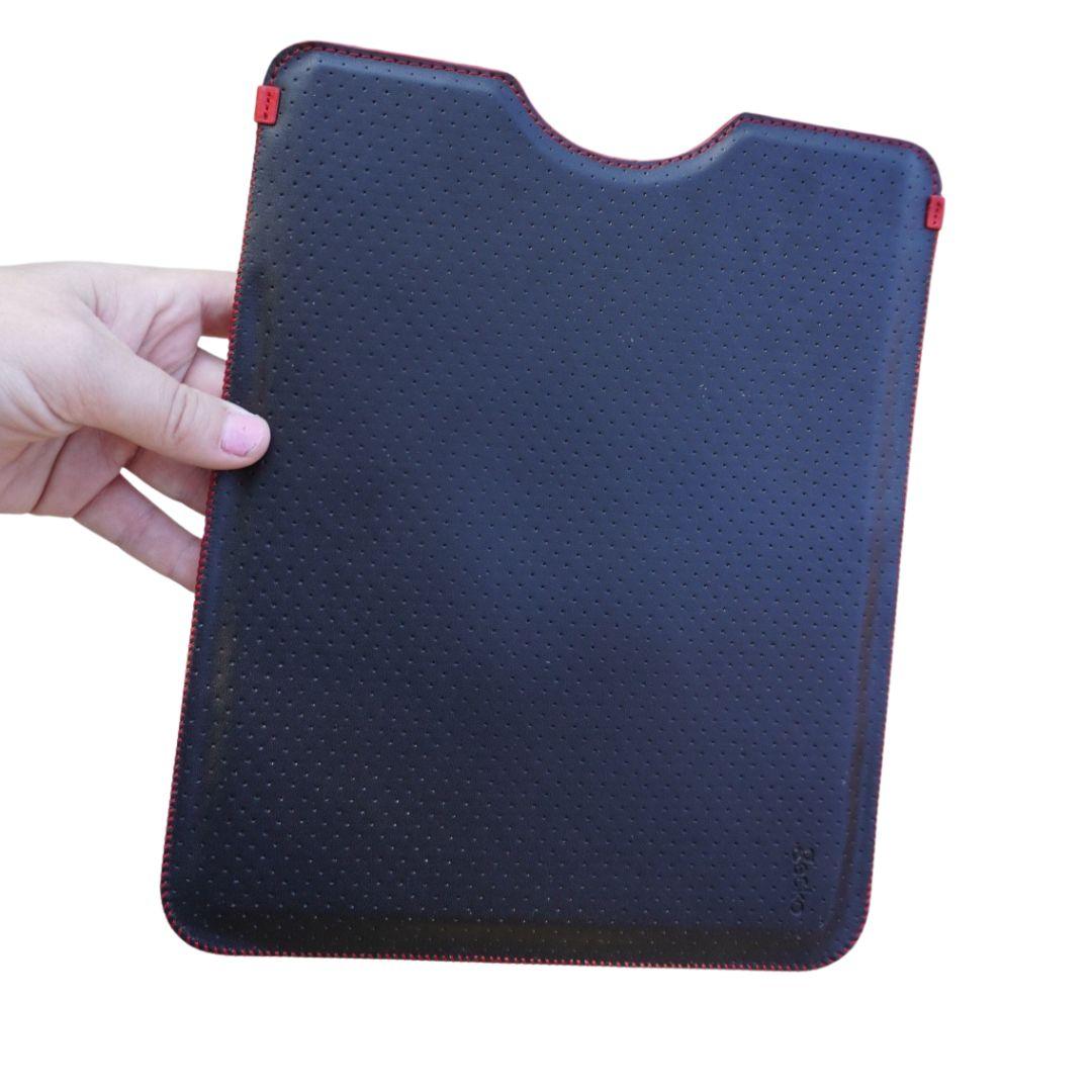 Gecko travel case for Ipad - Scroll through thrift