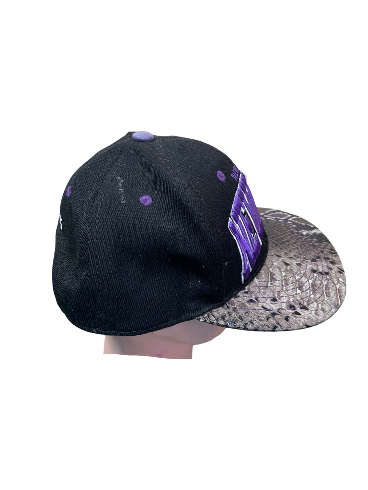 New York purple snake skin Hat/Cap - Scroll through thrift