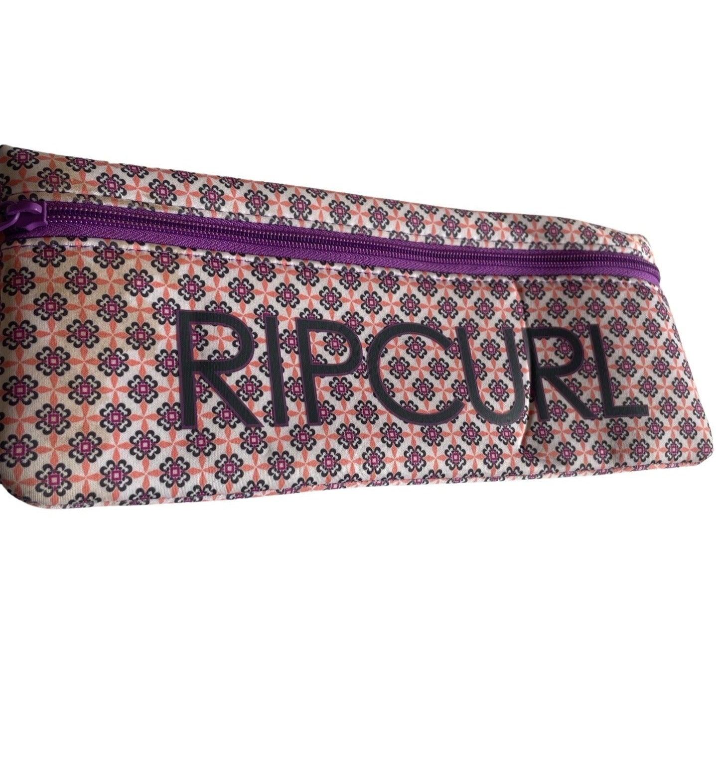 Ripcurl pencil case - Scroll through thrift