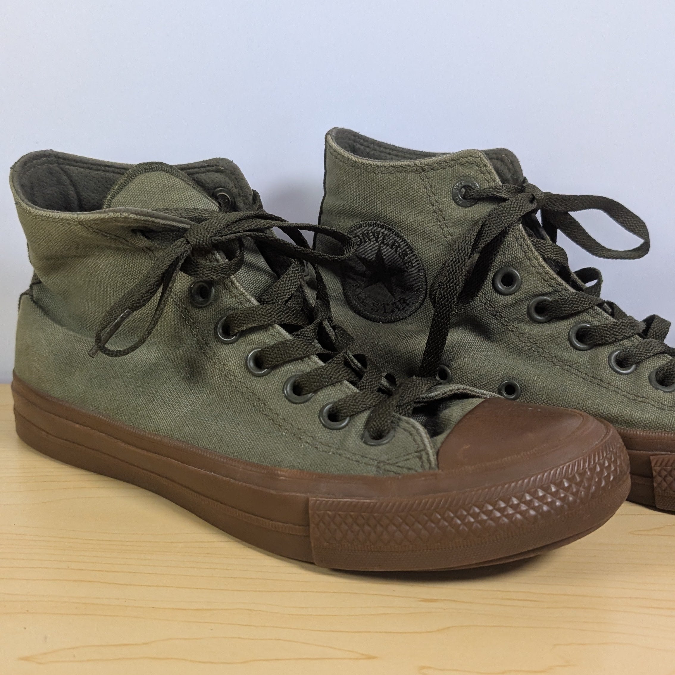 Mens chuck Taylor converse all star  shoes size 7 - Scroll through thrift