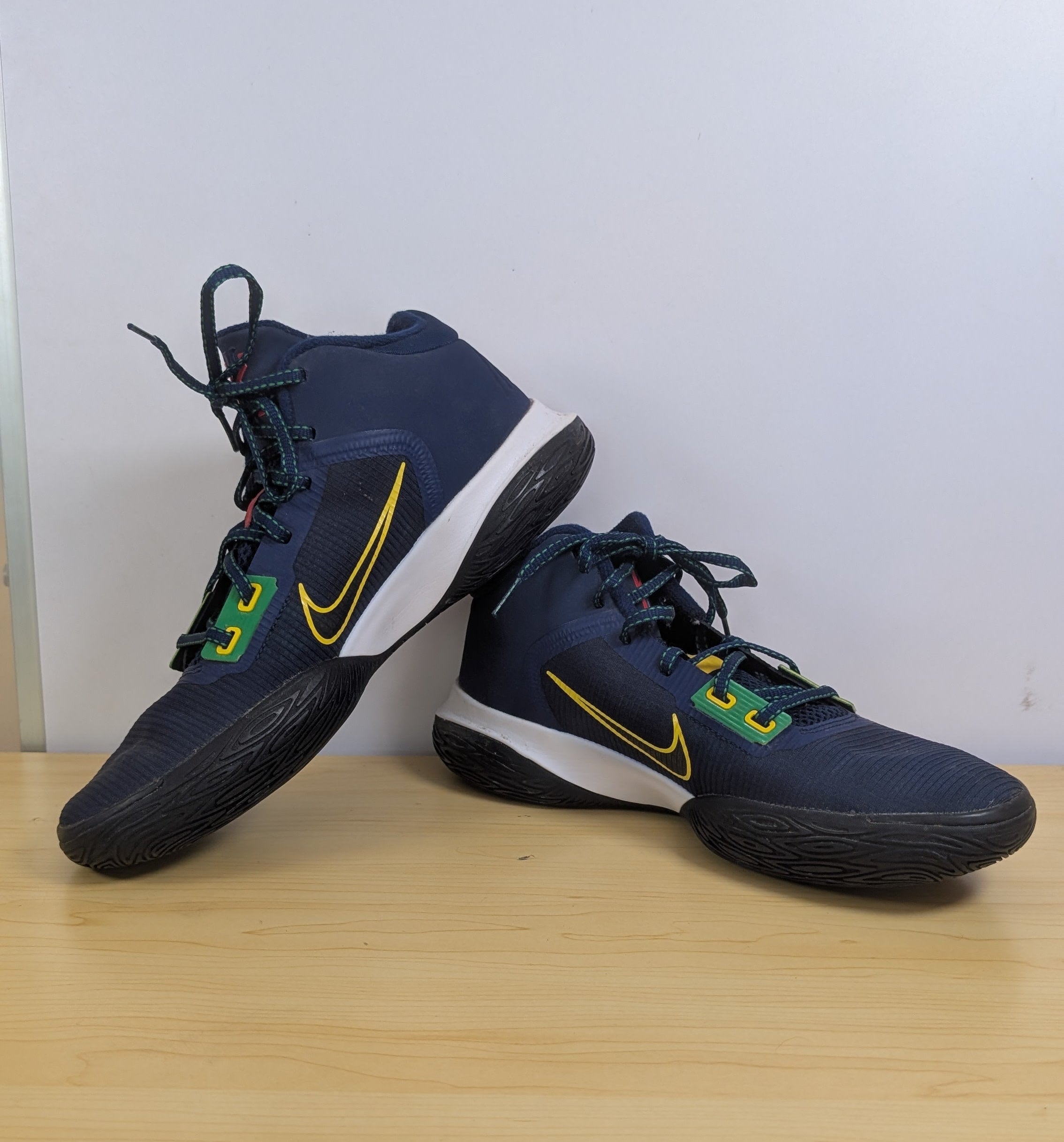 NIKE KYRIE FLYTRAP IV BASKETBALL Blue Size US 9.5 Mens