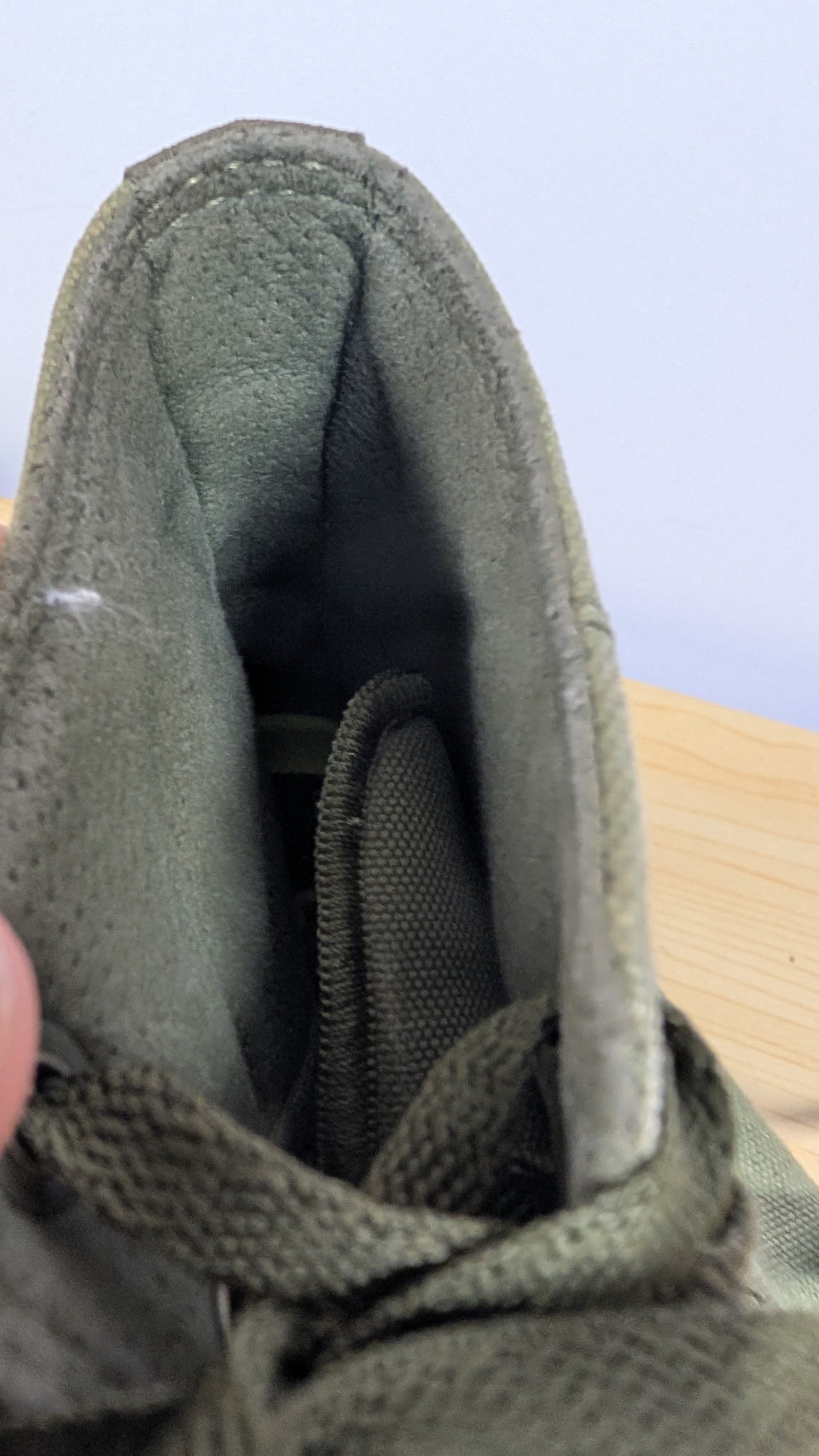 Mens chuck Taylor converse all star  shoes size 7 - Scroll through thrift