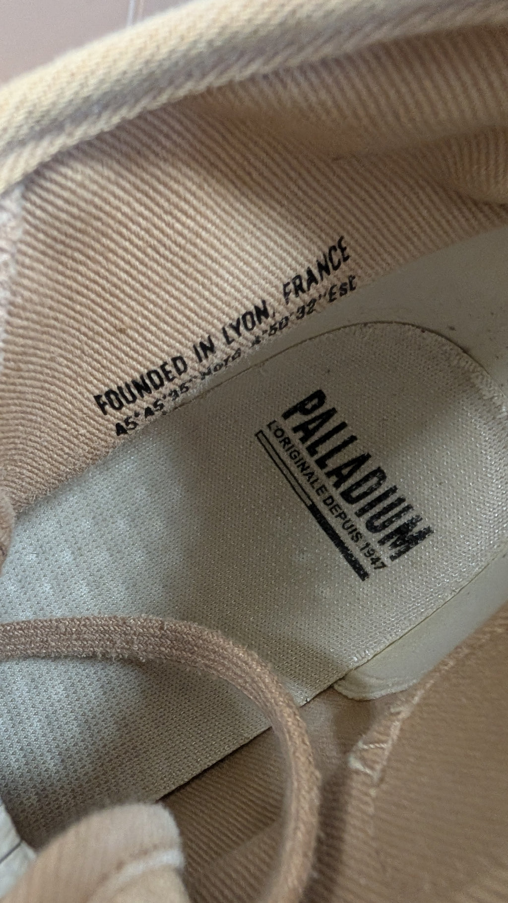 Unisex palladium shoes size woman's 9.5 mens - Scroll through thrift