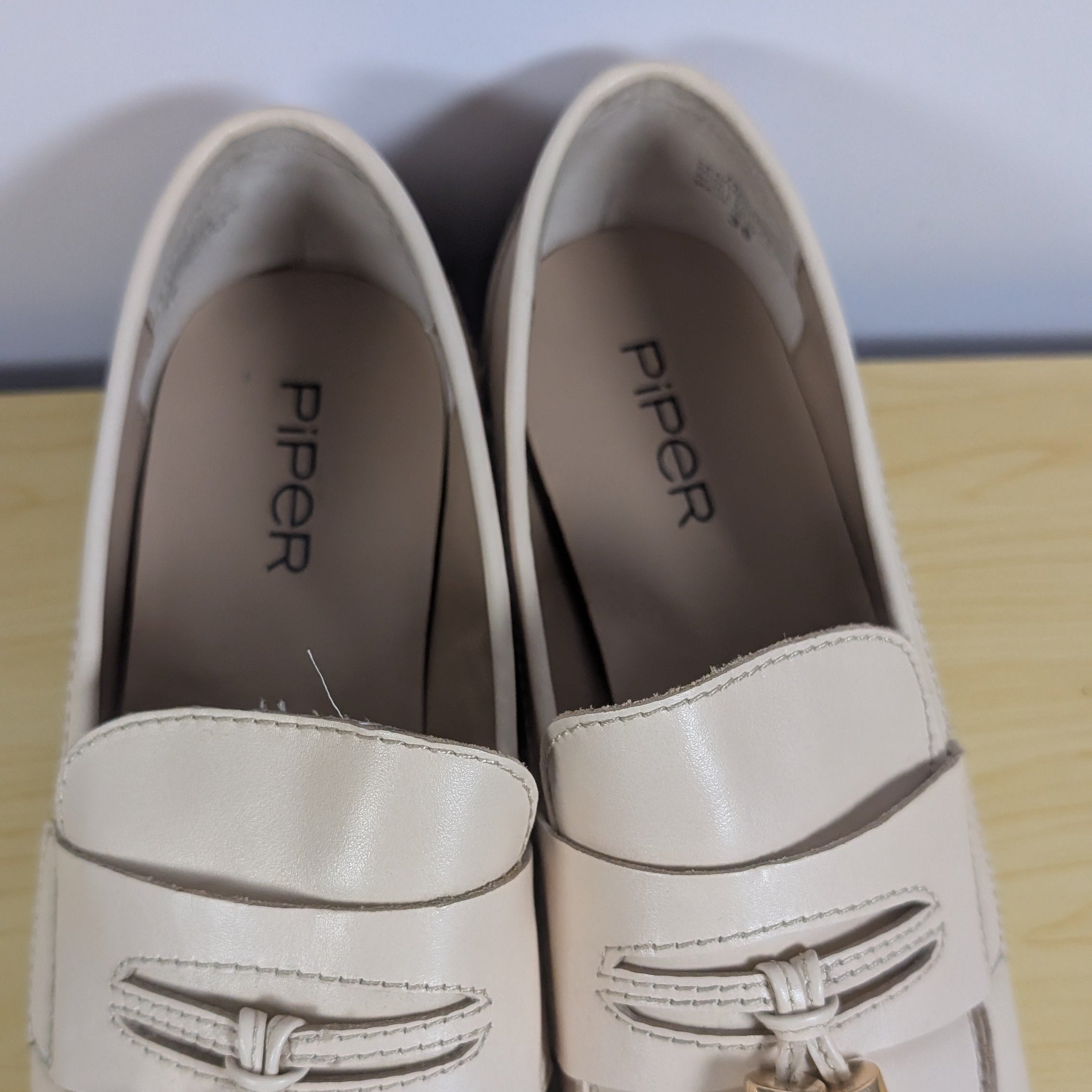 Piper shoes loafers size 38 womans - Scroll through thrift