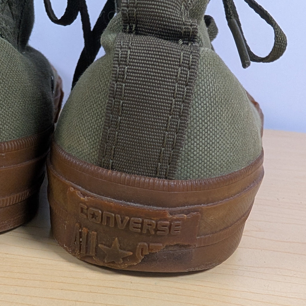 Mens chuck Taylor converse all star  shoes size 7 - Scroll through thrift