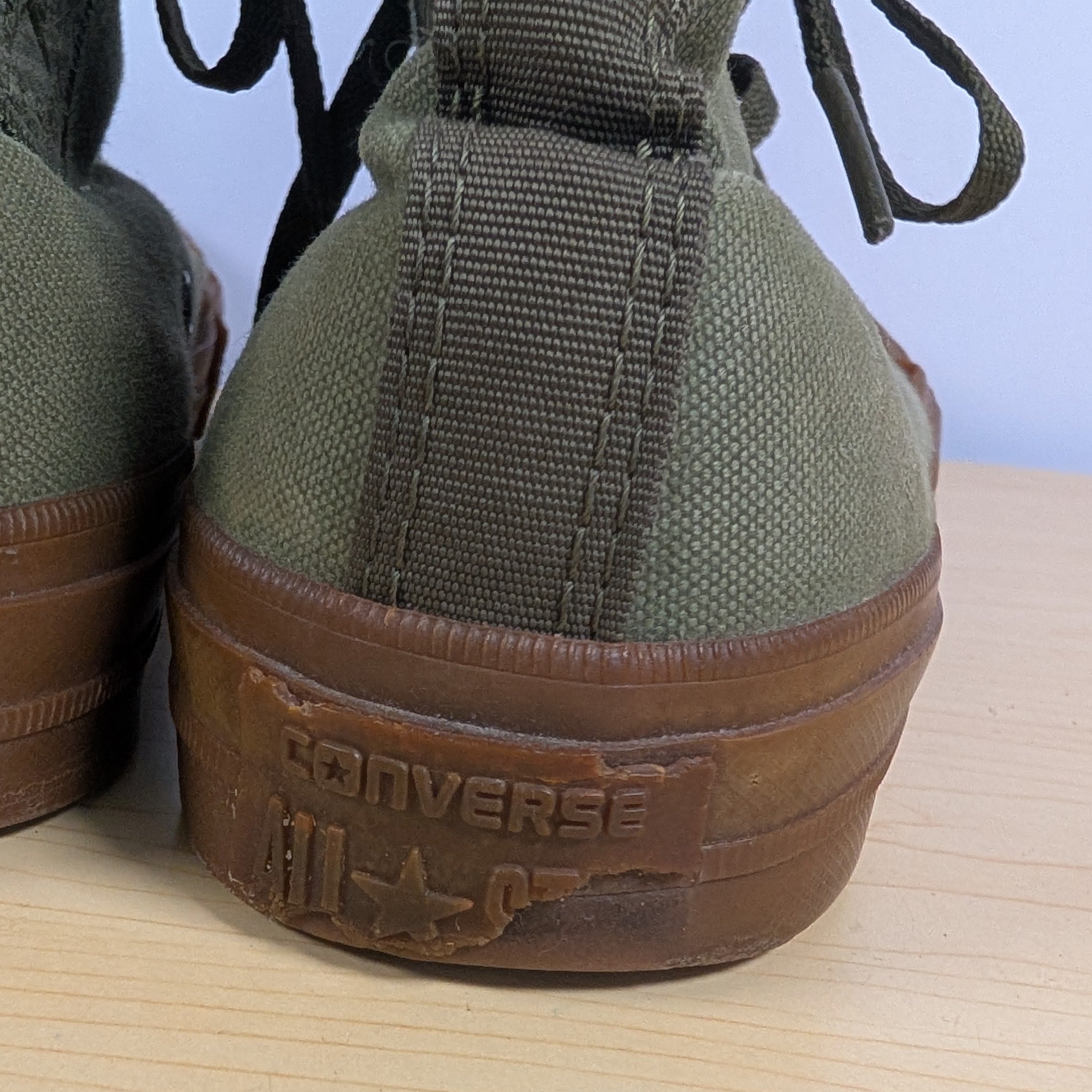 Mens chuck Taylor converse all star  shoes size 7 - Scroll through thrift