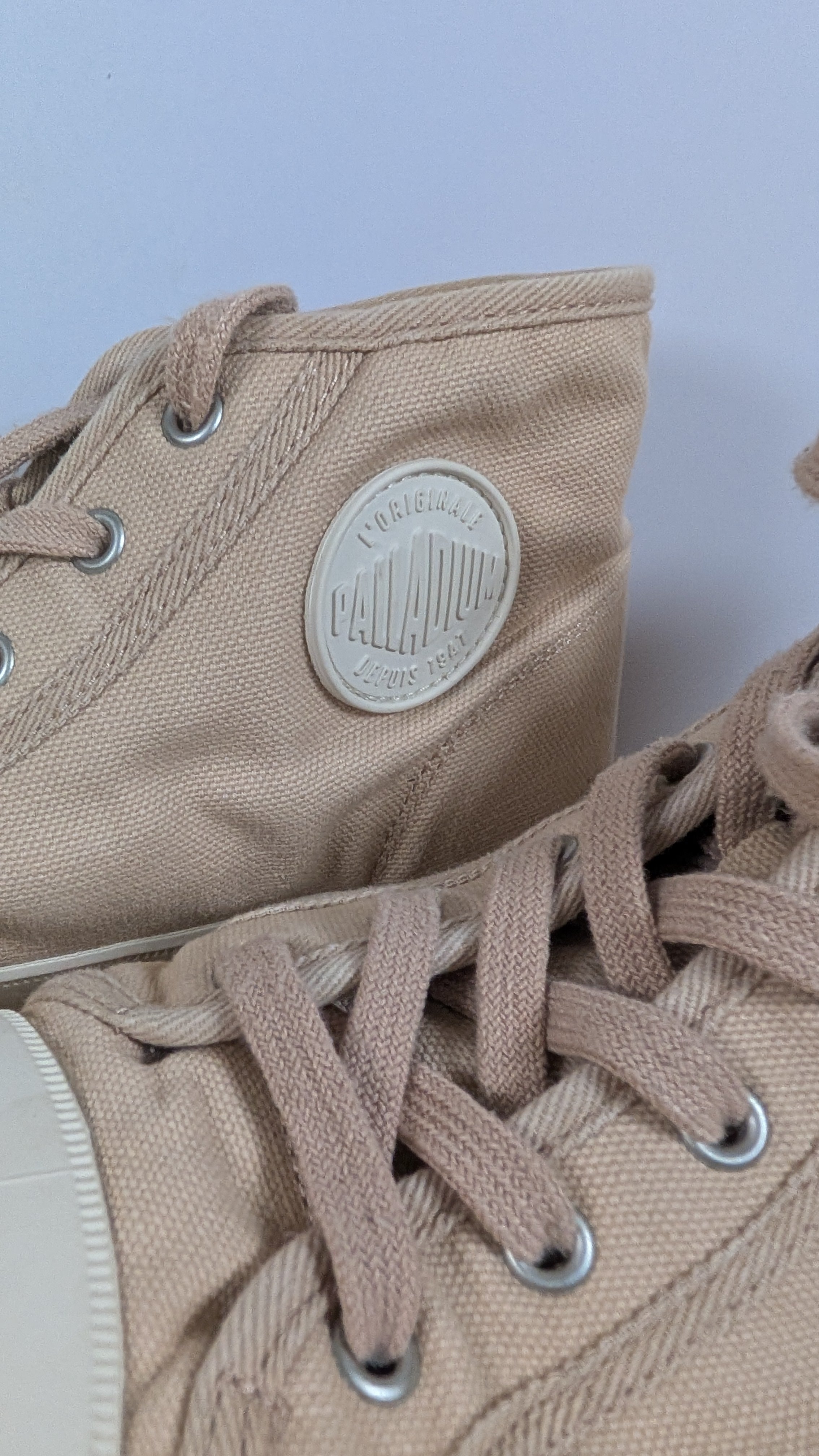 Unisex palladium shoes size woman's 9.5 mens - Scroll through thrift