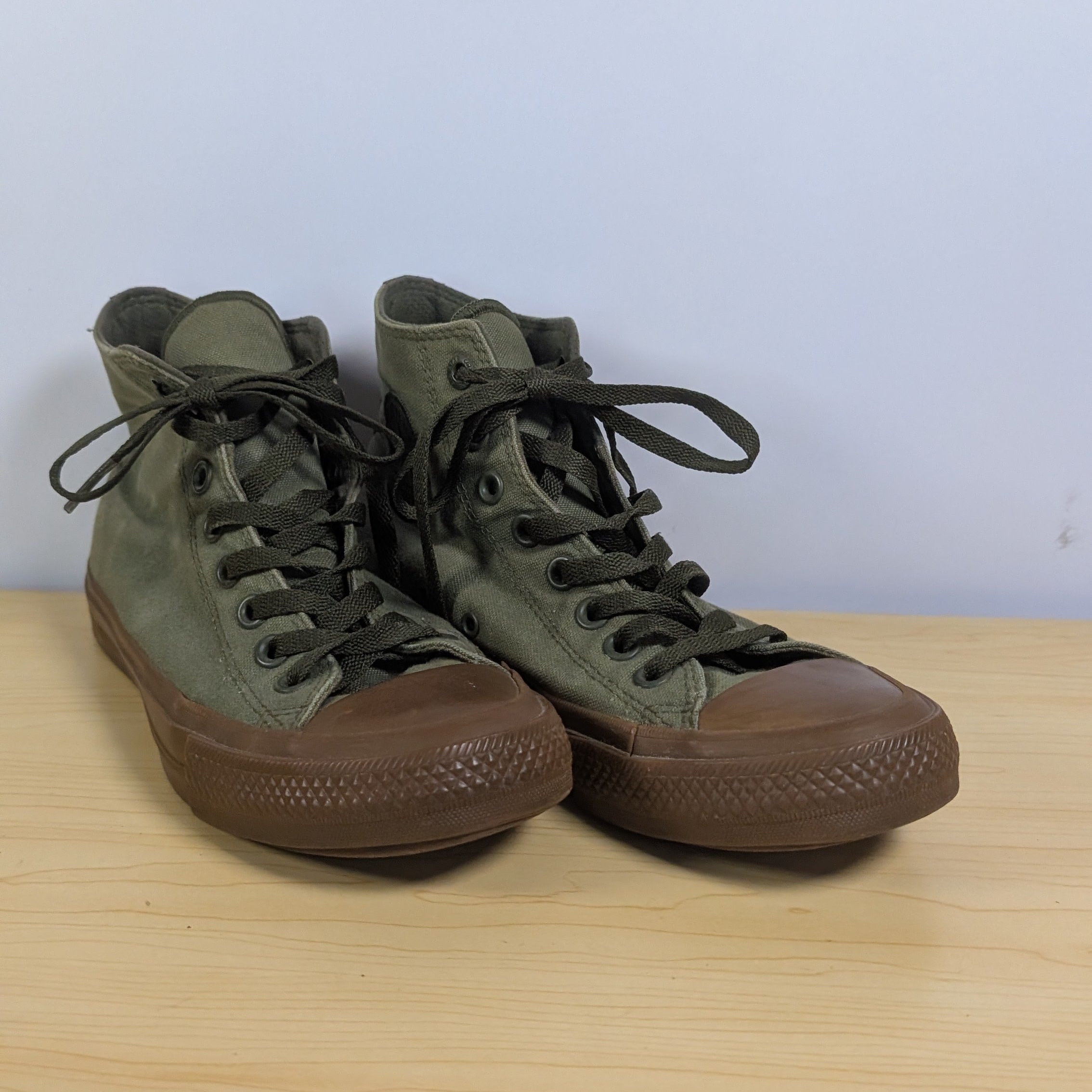 Mens chuck Taylor converse all star  shoes size 7 - Scroll through thrift