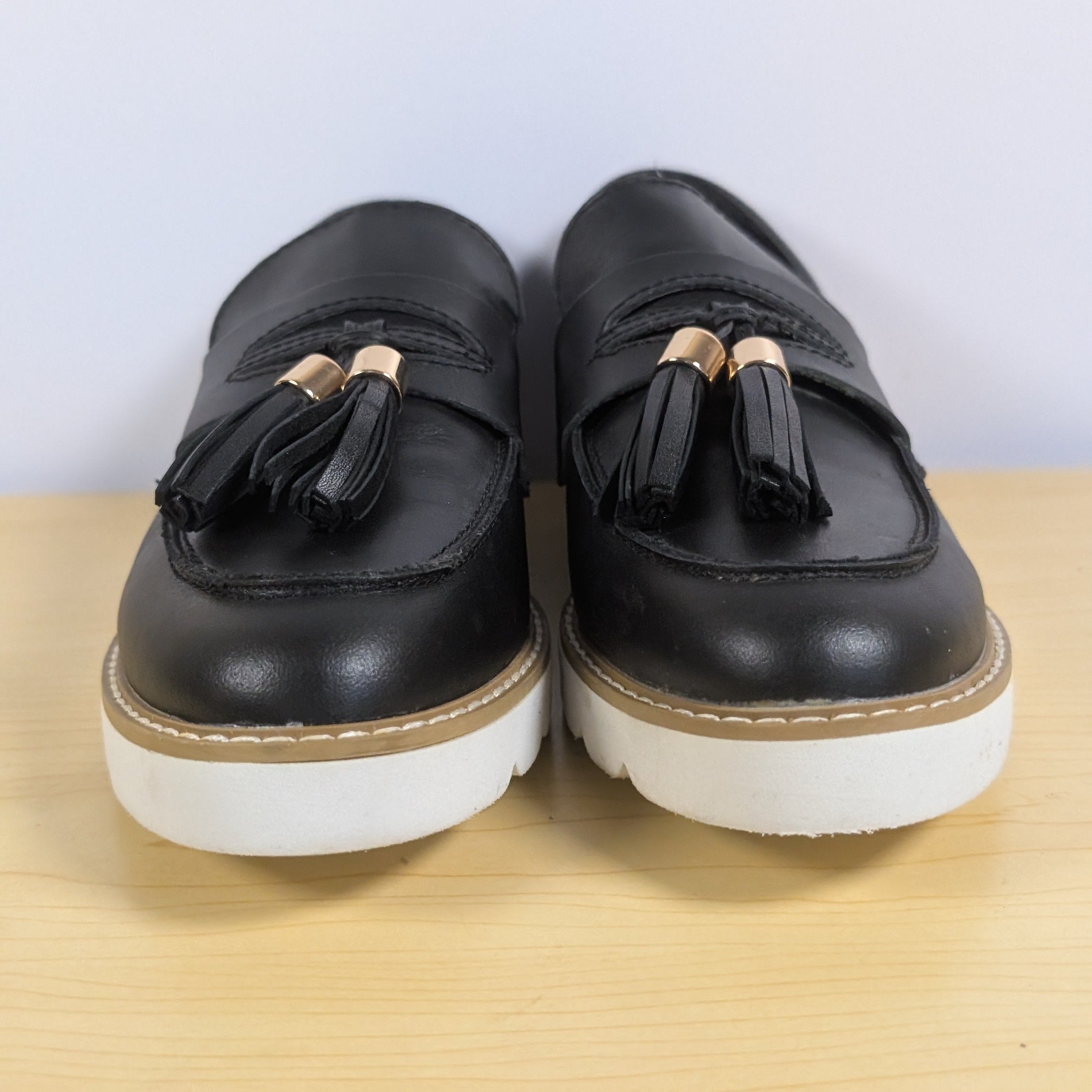 Piper black woman's loafers size 38 - Scroll through thrift