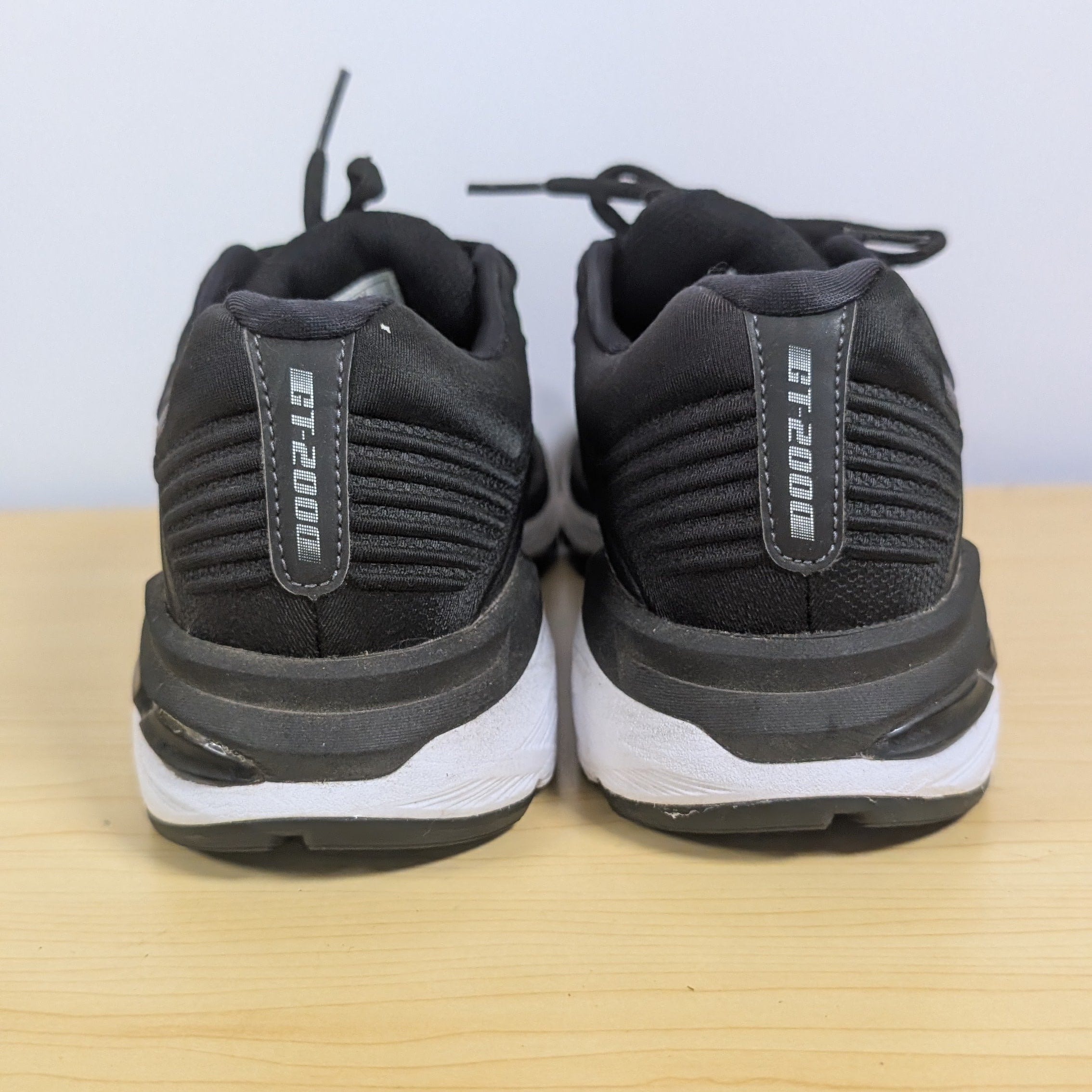 Asics Gt-20006 size us 7 - Scroll through thrift