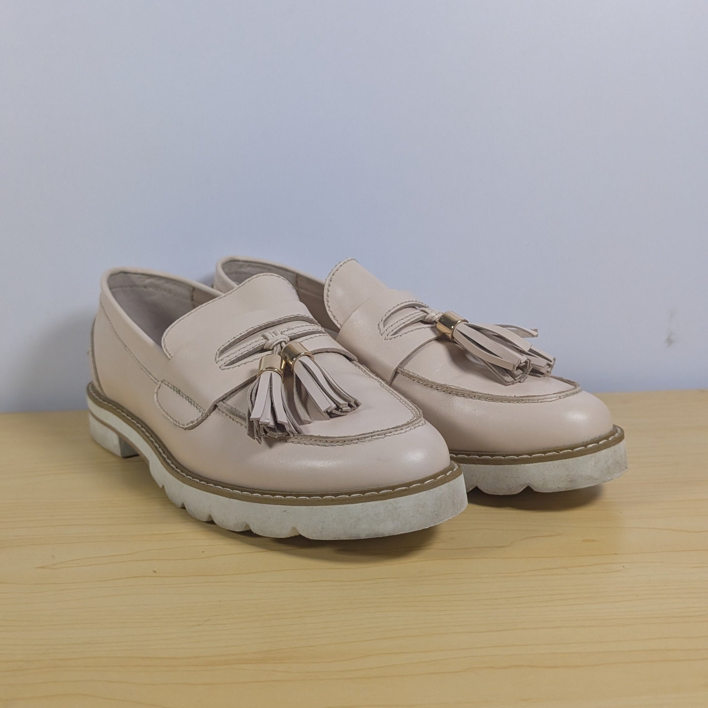 Piper shoes loafers size 38 womans - Scroll through thrift