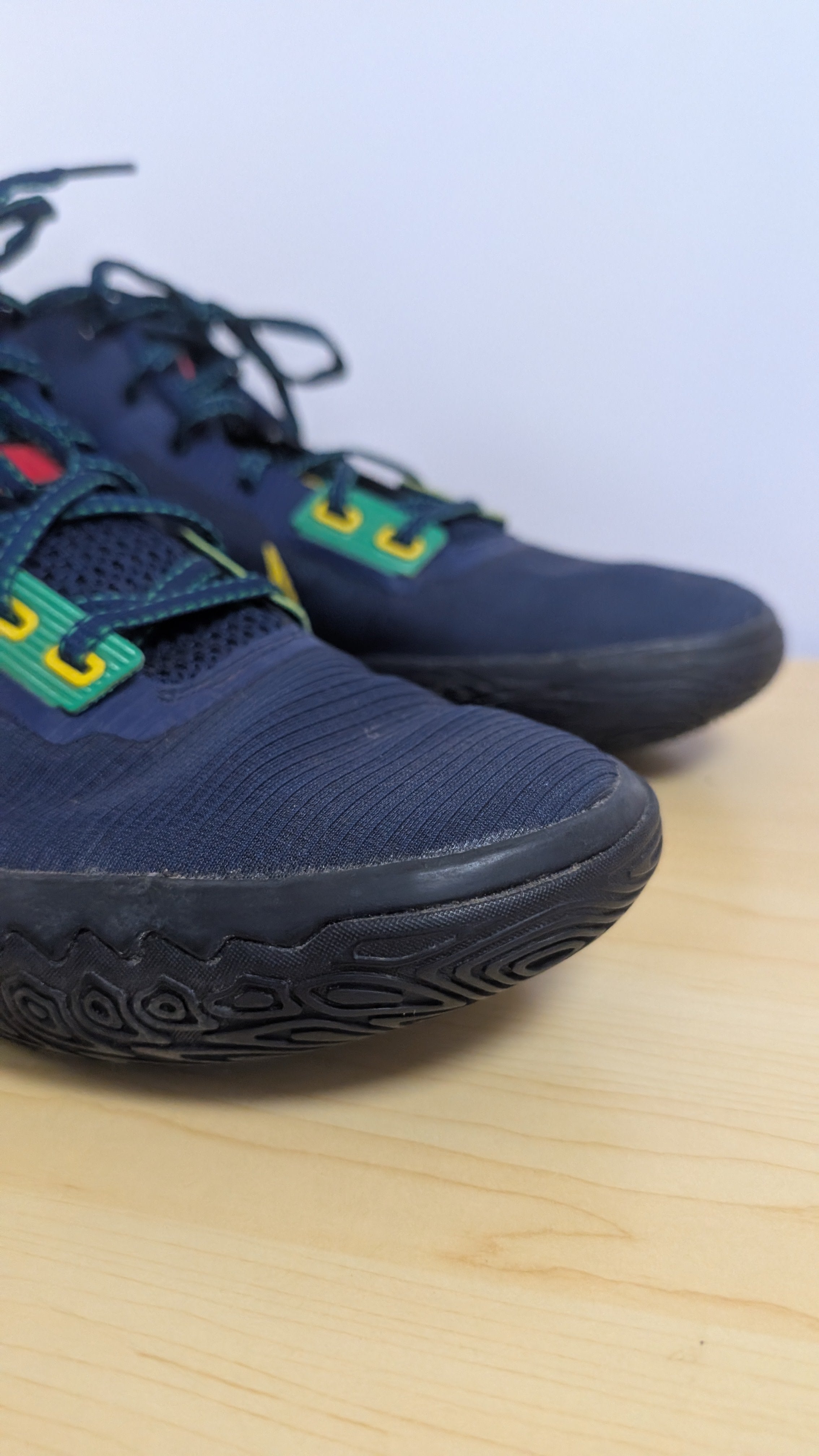 NIKE KYRIE FLYTRAP IV BASKETBALL Blue Size US 9.5 Mens