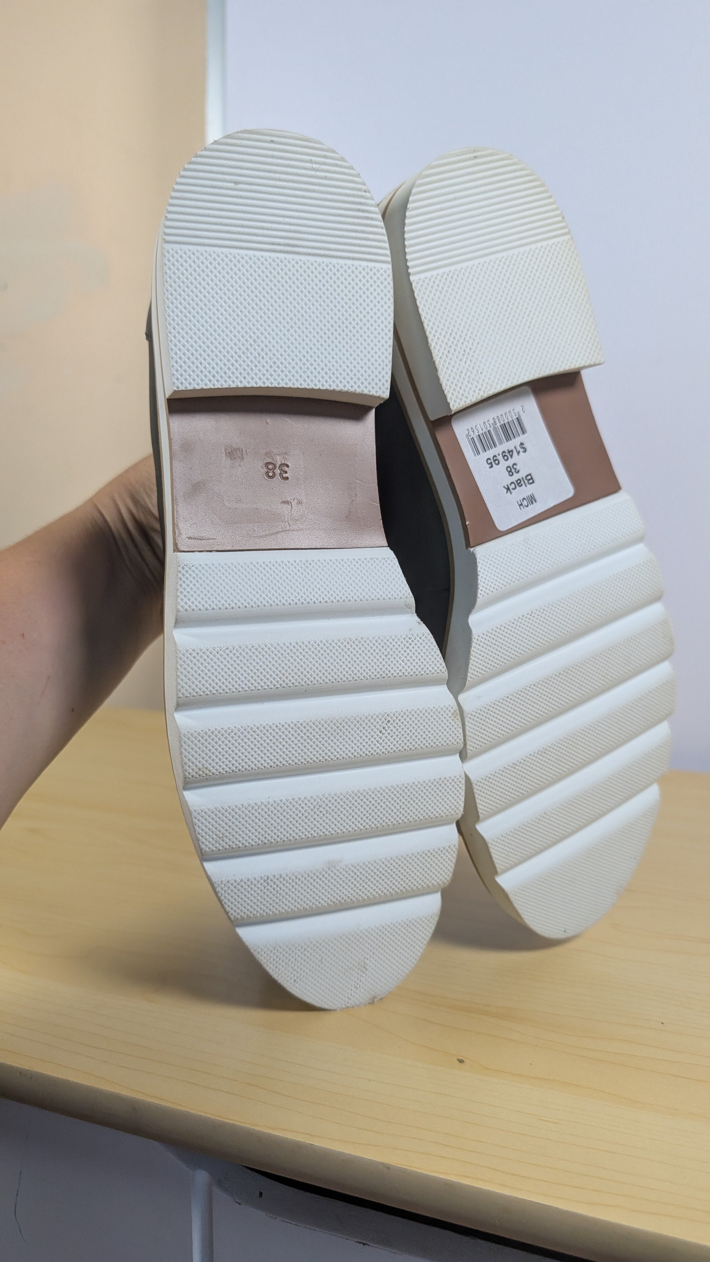 Piper black woman's loafers size 38 - Scroll through thrift