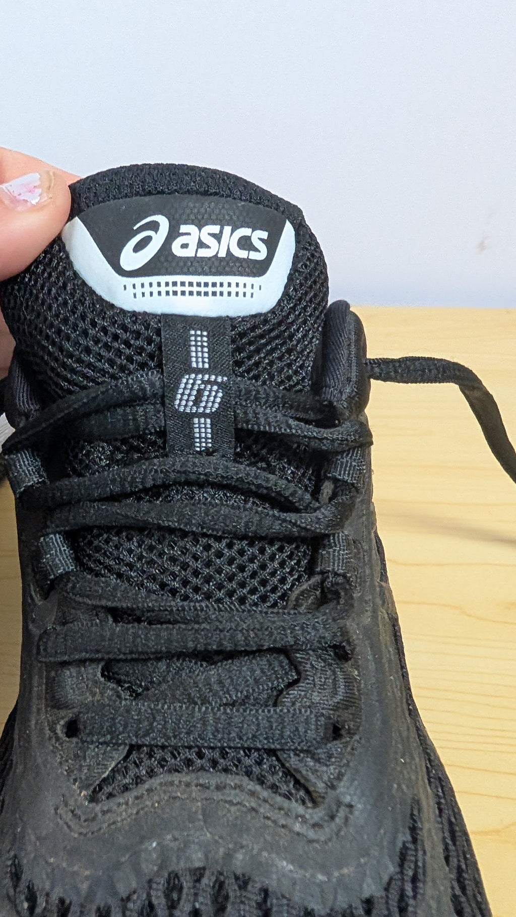 Asics Gt-20006 size us 7 - Scroll through thrift