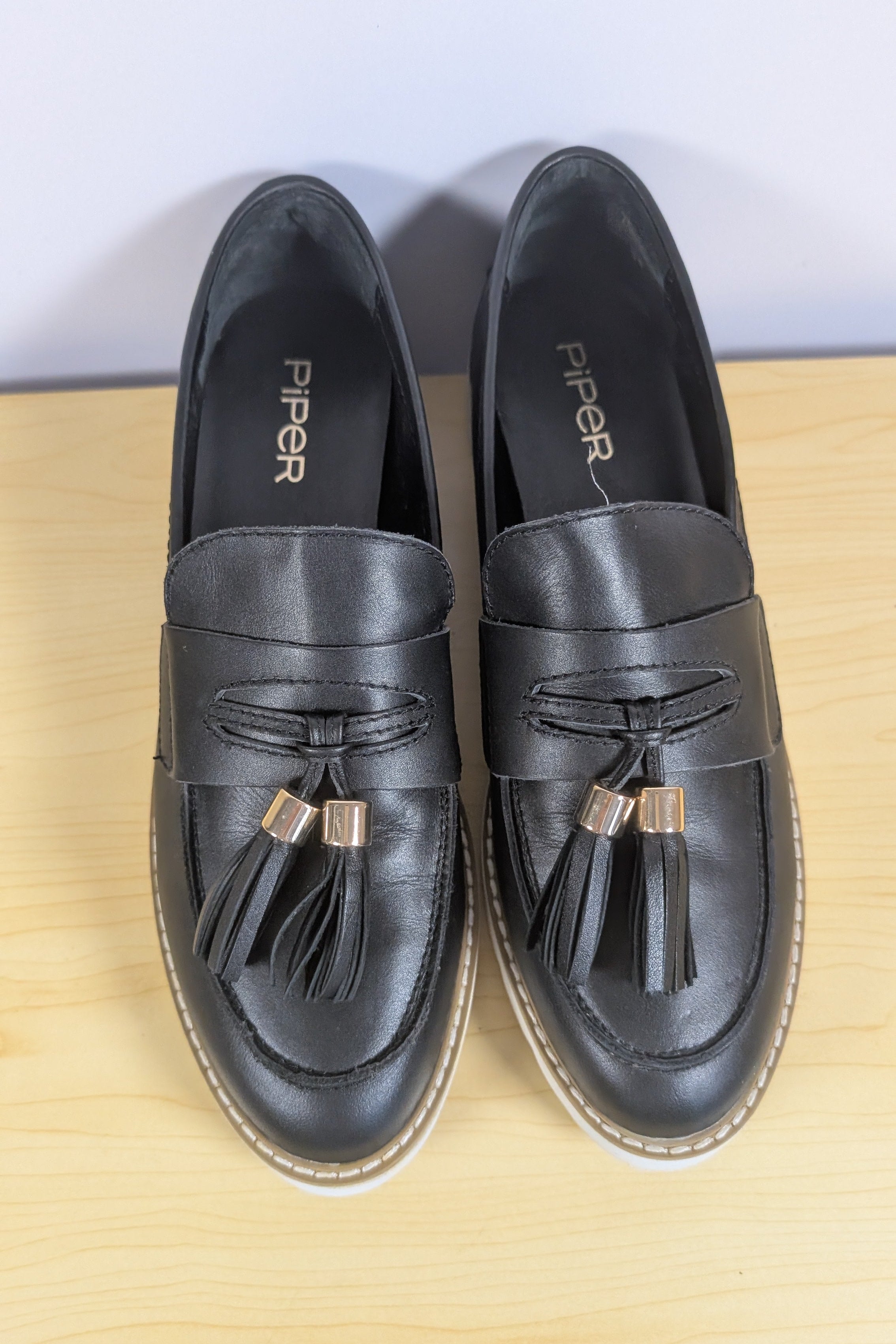 Piper black woman's loafers size 38 - Scroll through thrift