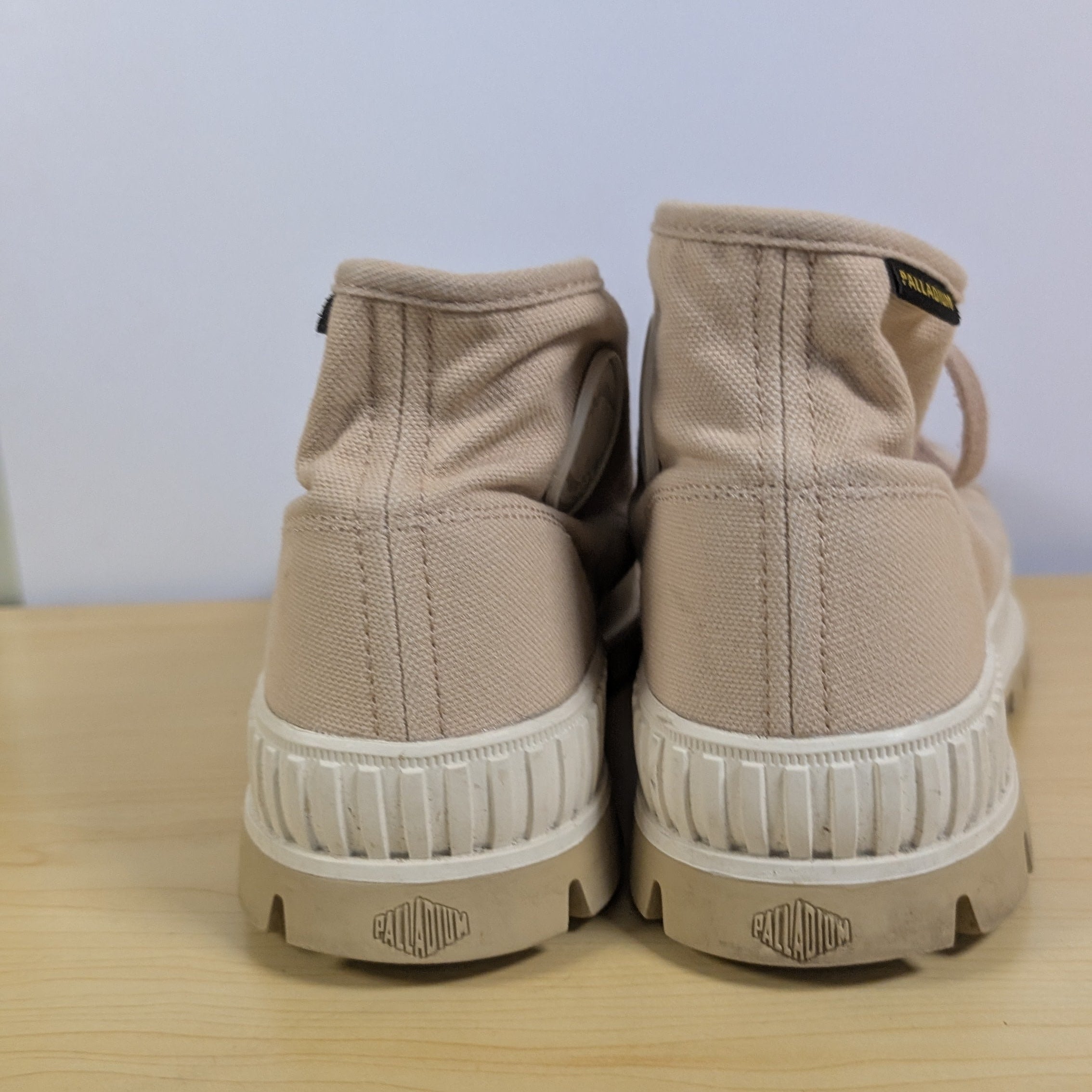 Unisex palladium shoes size woman's 9.5 mens - Scroll through thrift