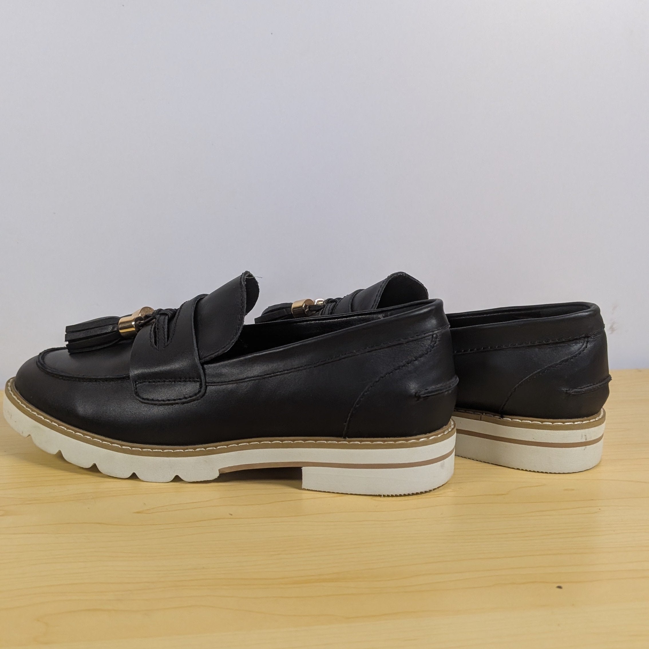 Piper black woman's loafers size 38 - Scroll through thrift