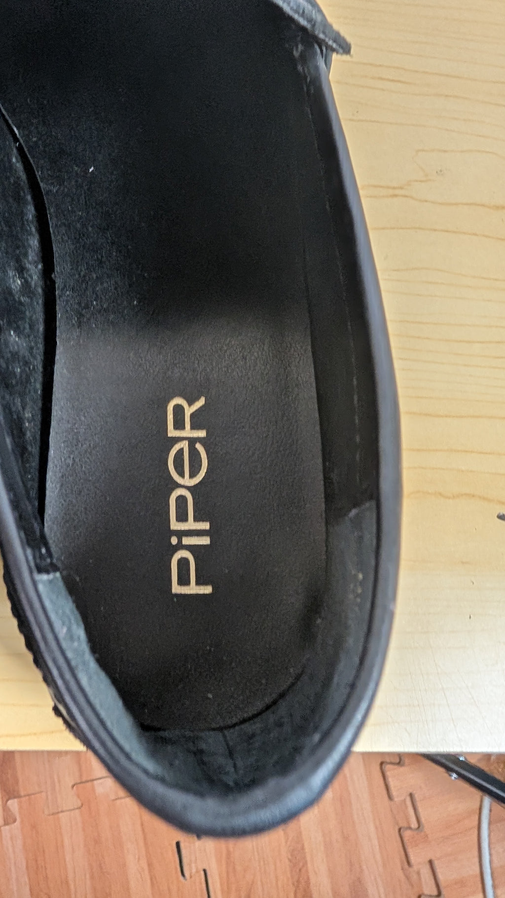 Piper black woman's loafers size 38 - Scroll through thrift