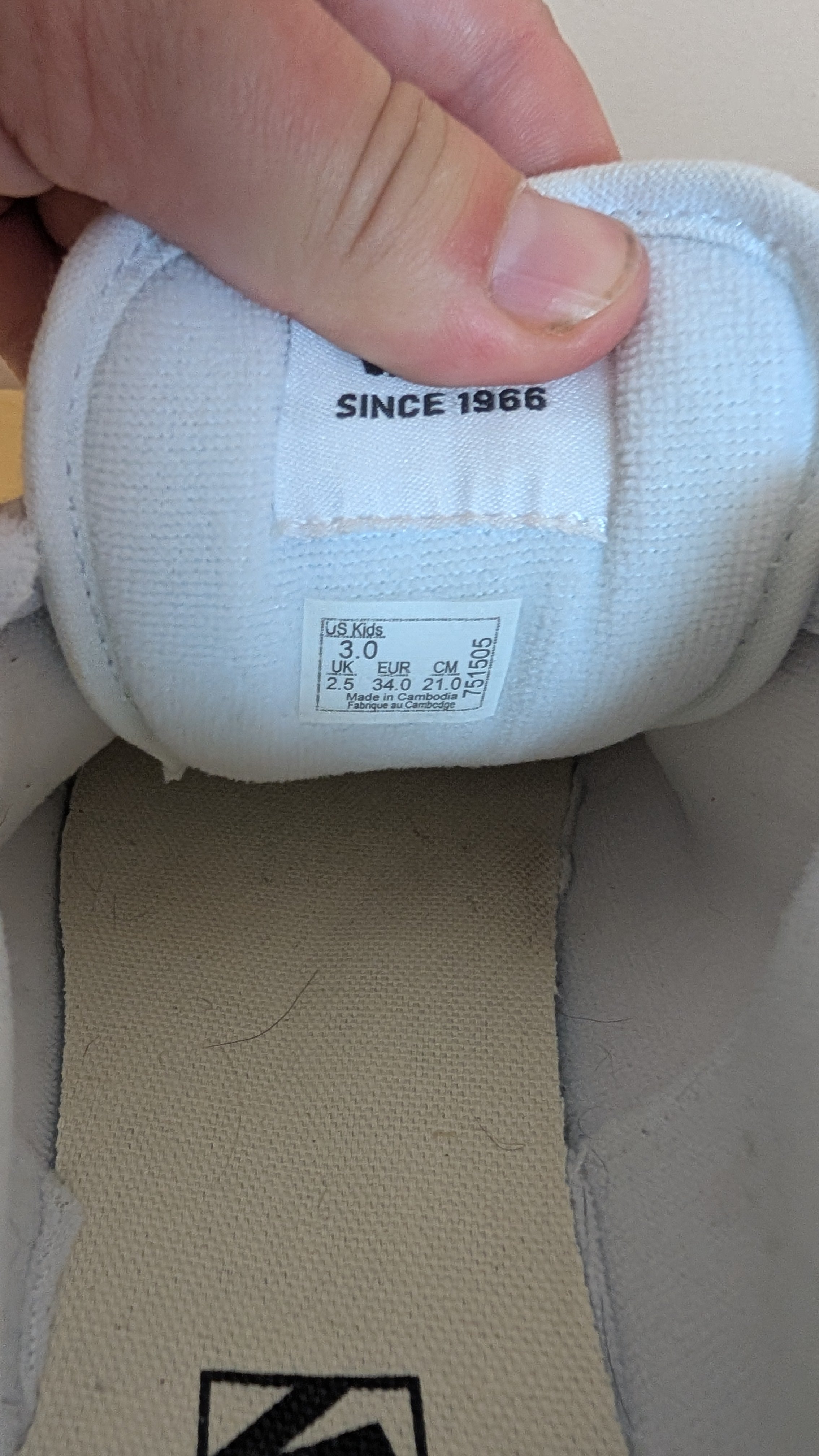 Kids vans nu skool white skater shoe size us3 - Scroll through thrift