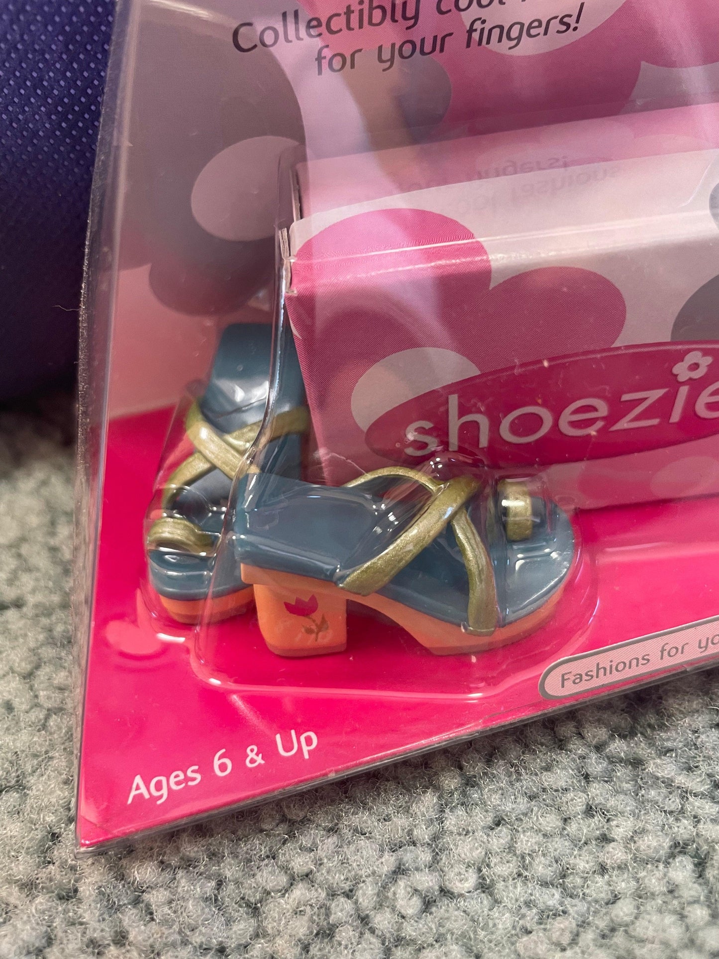 Shoezies collectable mini shoes teal - Scroll through thrift