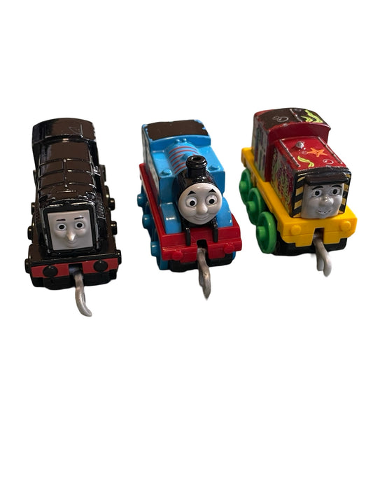 Thomas and friends x3 trains Thomas, salty & Diesel. - Scroll through thrift