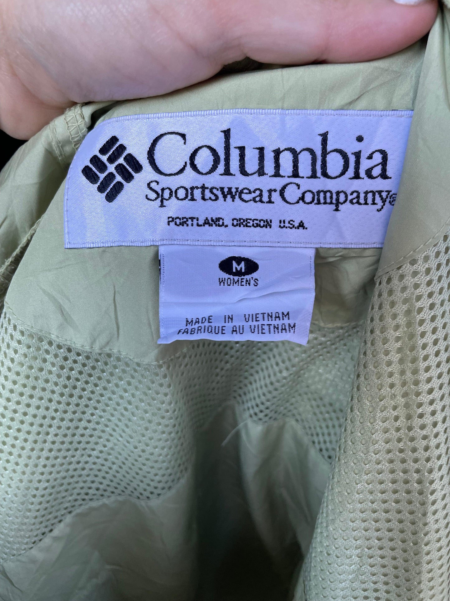 Women's Columbia olive green windbreaker jacket medium - Scroll through thrift